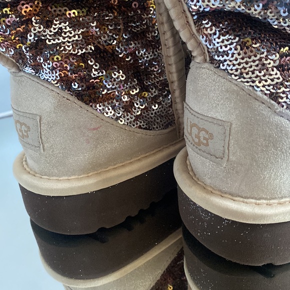 Ugg champagne sparkly sequined flip sequin boots - Picture 9 of 9